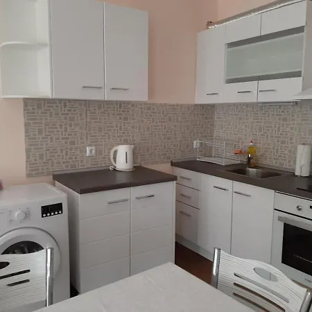 Apartment мони холидейс *
